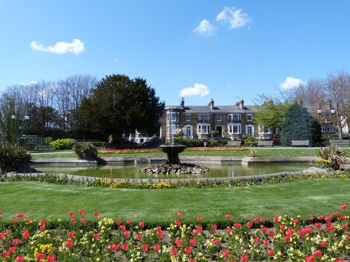 Southend Central Hotel - Close To Beach, City Centre, Train Station & Southend Airport Exterior foto